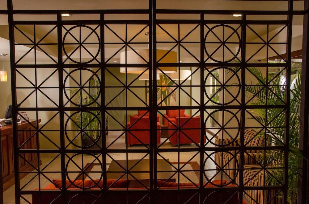 فندق كوزوميلفي  سويتس كولونيال المظهر الخارجي الصورة